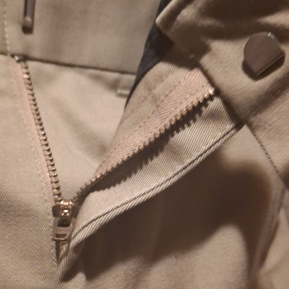 Croft & Barrow Men's Khaki Chinos - Picture 2 of 7